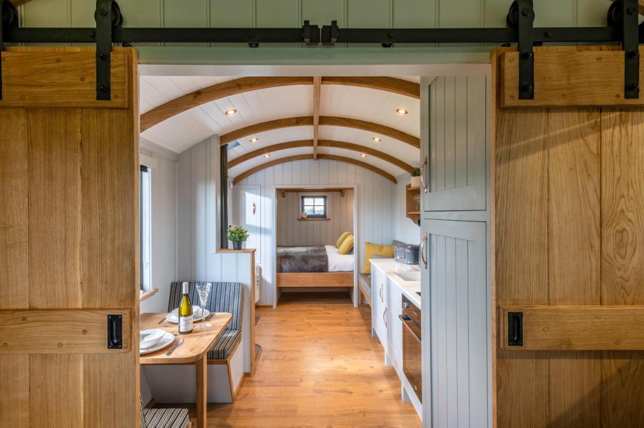 Monkwood Shepherds Hut - Ockeridge Rural Retreats Worcester Exteriör bild
