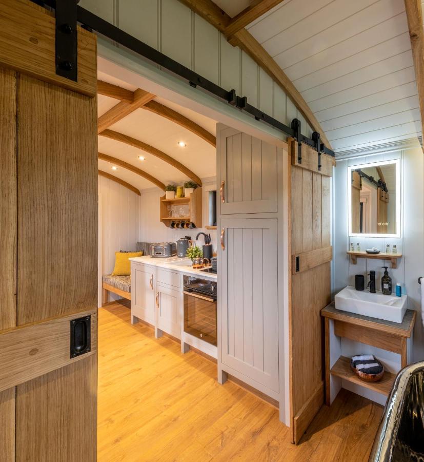 Monkwood Shepherds Hut - Ockeridge Rural Retreats Worcester Exteriör bild