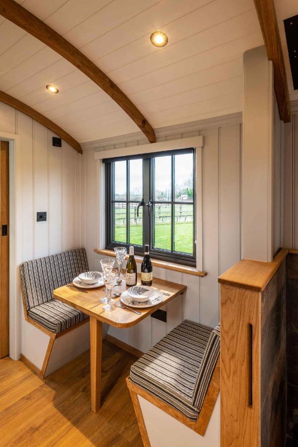Monkwood Shepherds Hut - Ockeridge Rural Retreats Worcester Exteriör bild