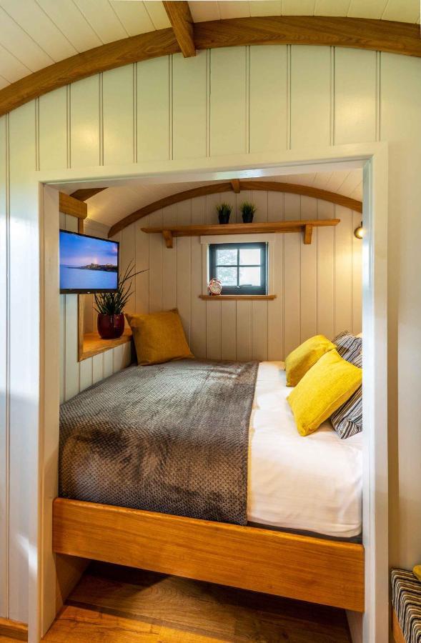 Monkwood Shepherds Hut - Ockeridge Rural Retreats Worcester Exteriör bild