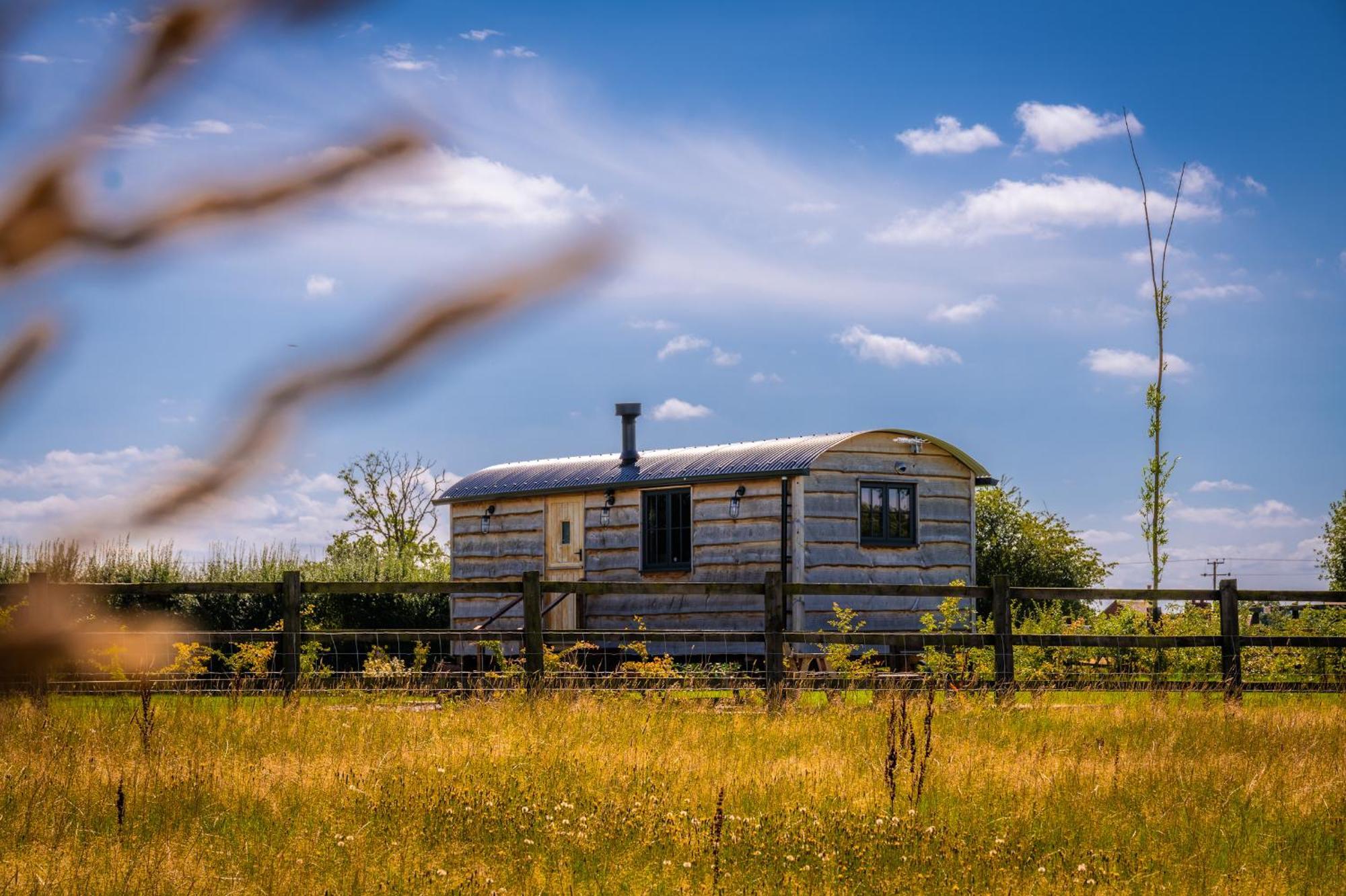 Monkwood Shepherds Hut - Ockeridge Rural Retreats Worcester Exteriör bild